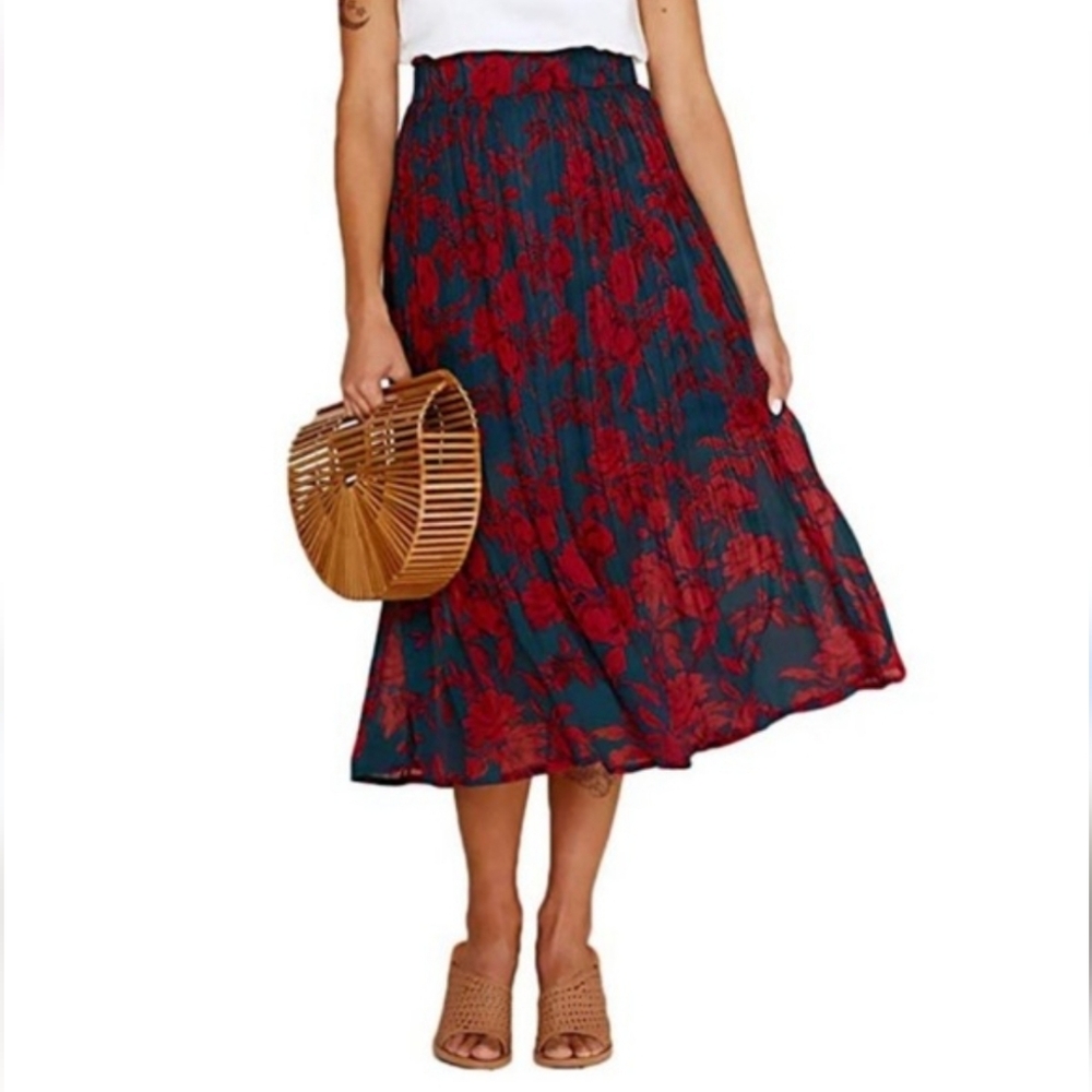 Selfie Leslie Pleated Floral Midi Skirt – Romantic Rose Print